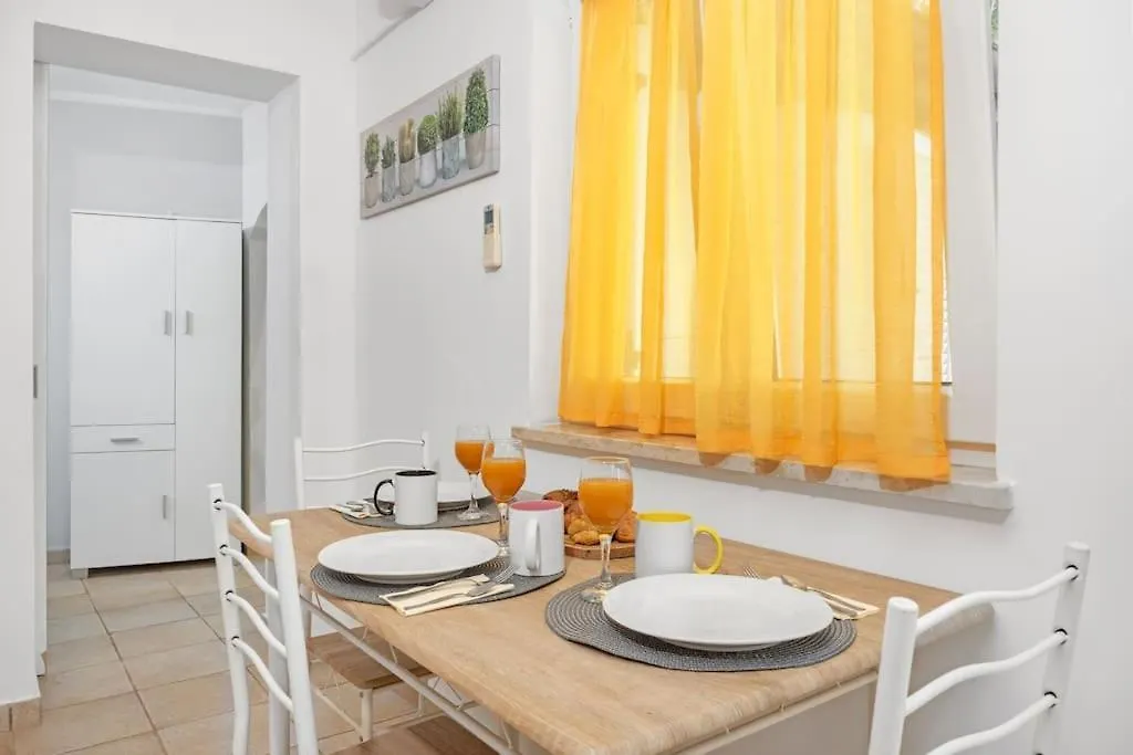 Apartment Valkane Private Garden Póla